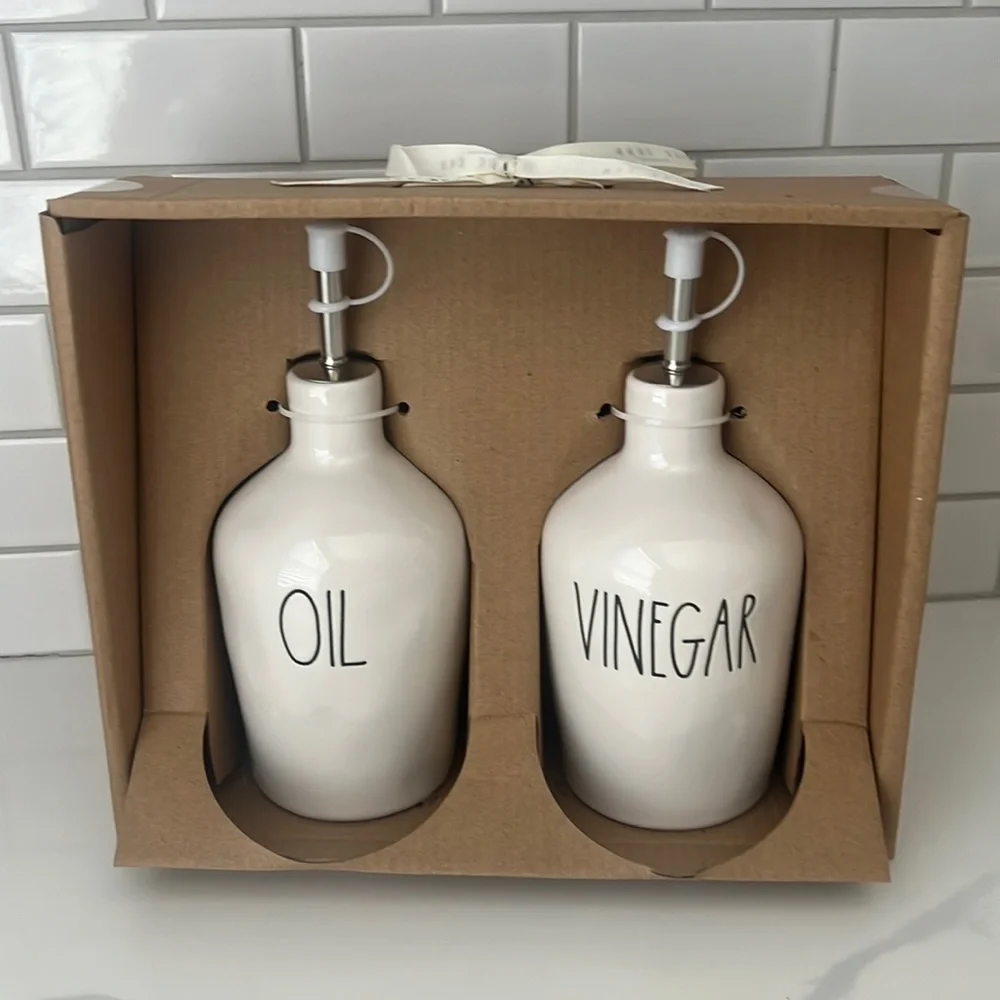 CUTE. RAE DUNN. OIL & VINEGAR